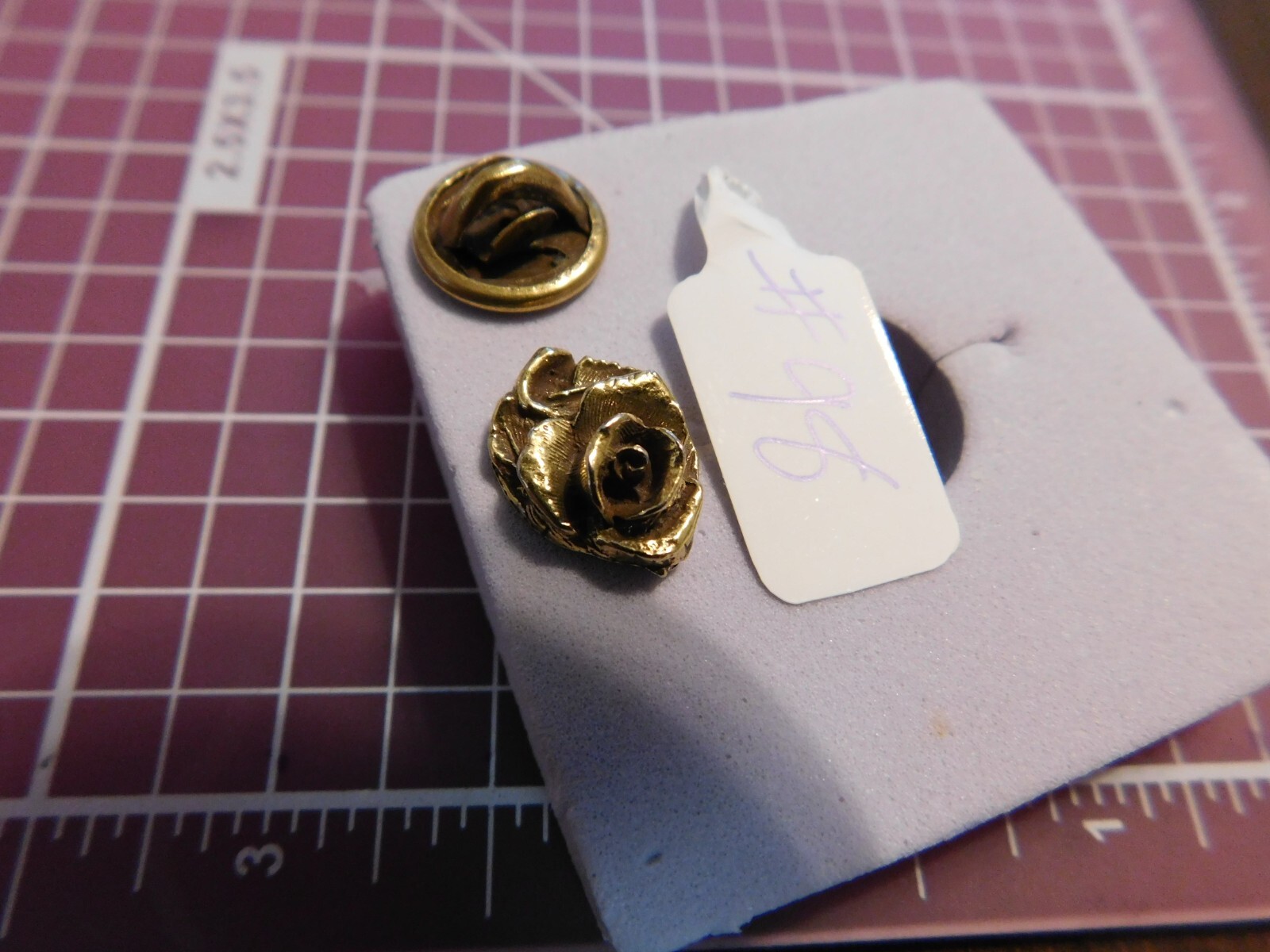 Glod-tone Rose – Flower ~ Pin – #98
