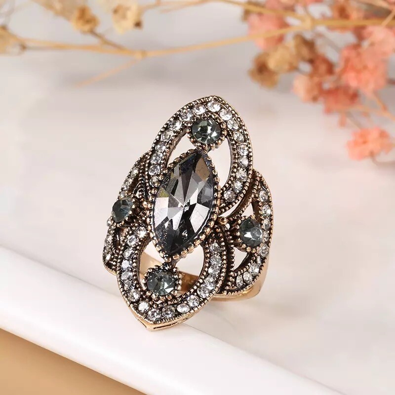 Womens Gold Black Clear Vintage Inspired Wedding Fashion Jewelry Ring