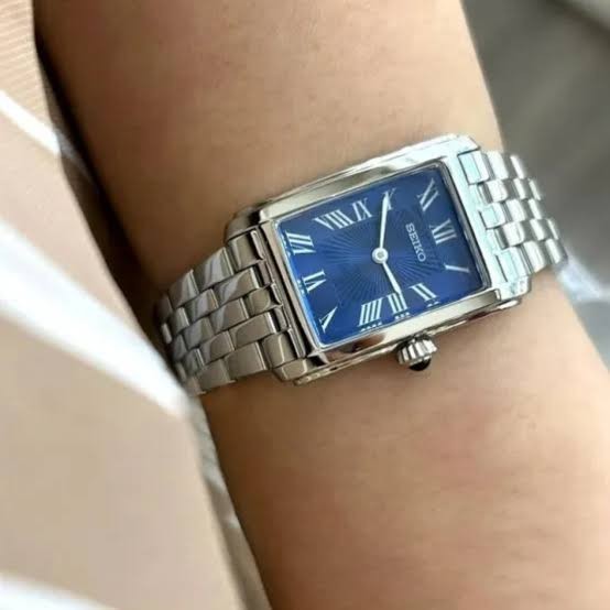 Seiko SWR085P1 Women’s Quartz Blue Dial Stainless Steel Bracelet Watch