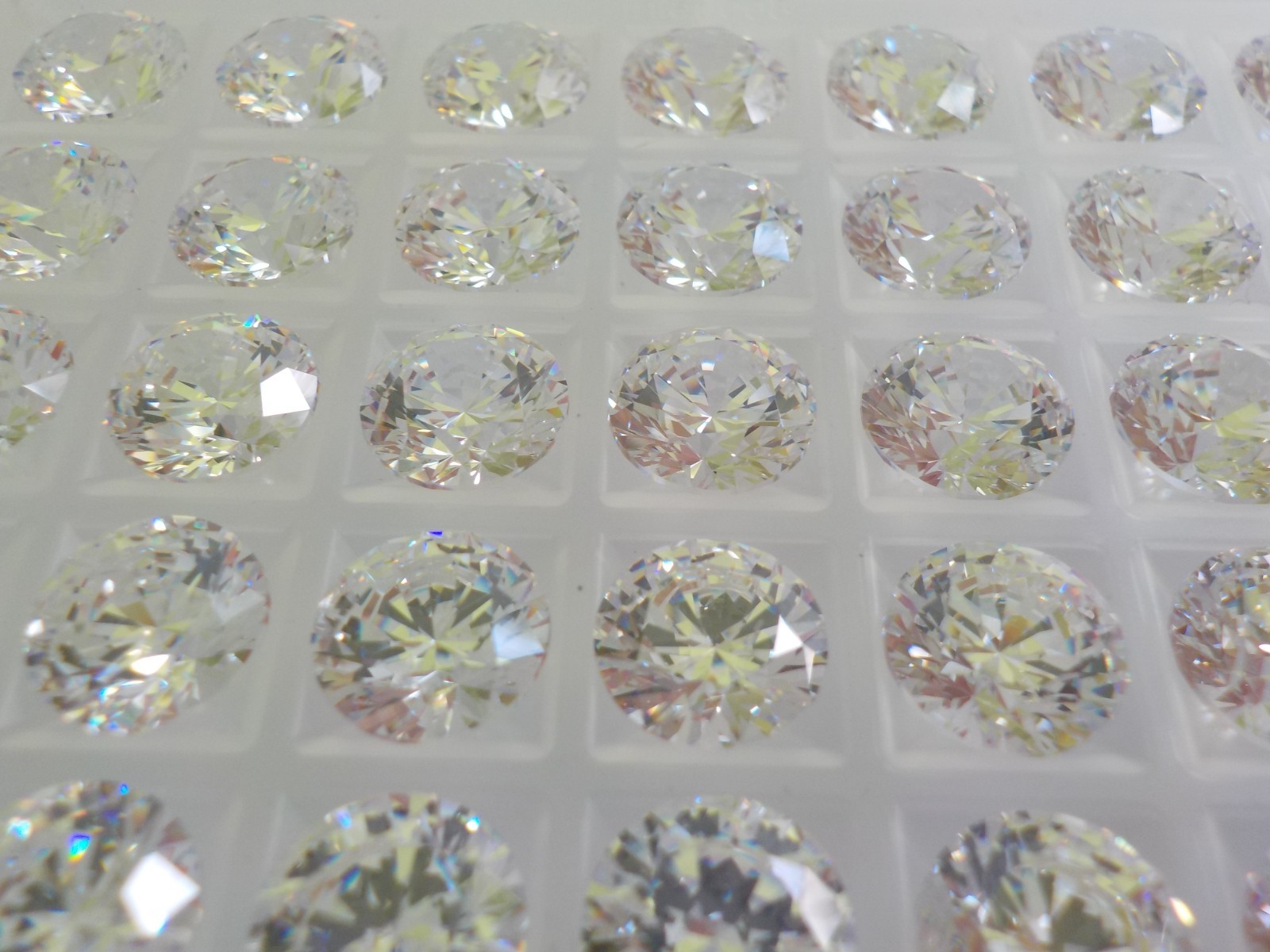 Swarovski Cubic Zirconia Pure Brilliance Round 7.50 mm Austria Clear Same 1 Box