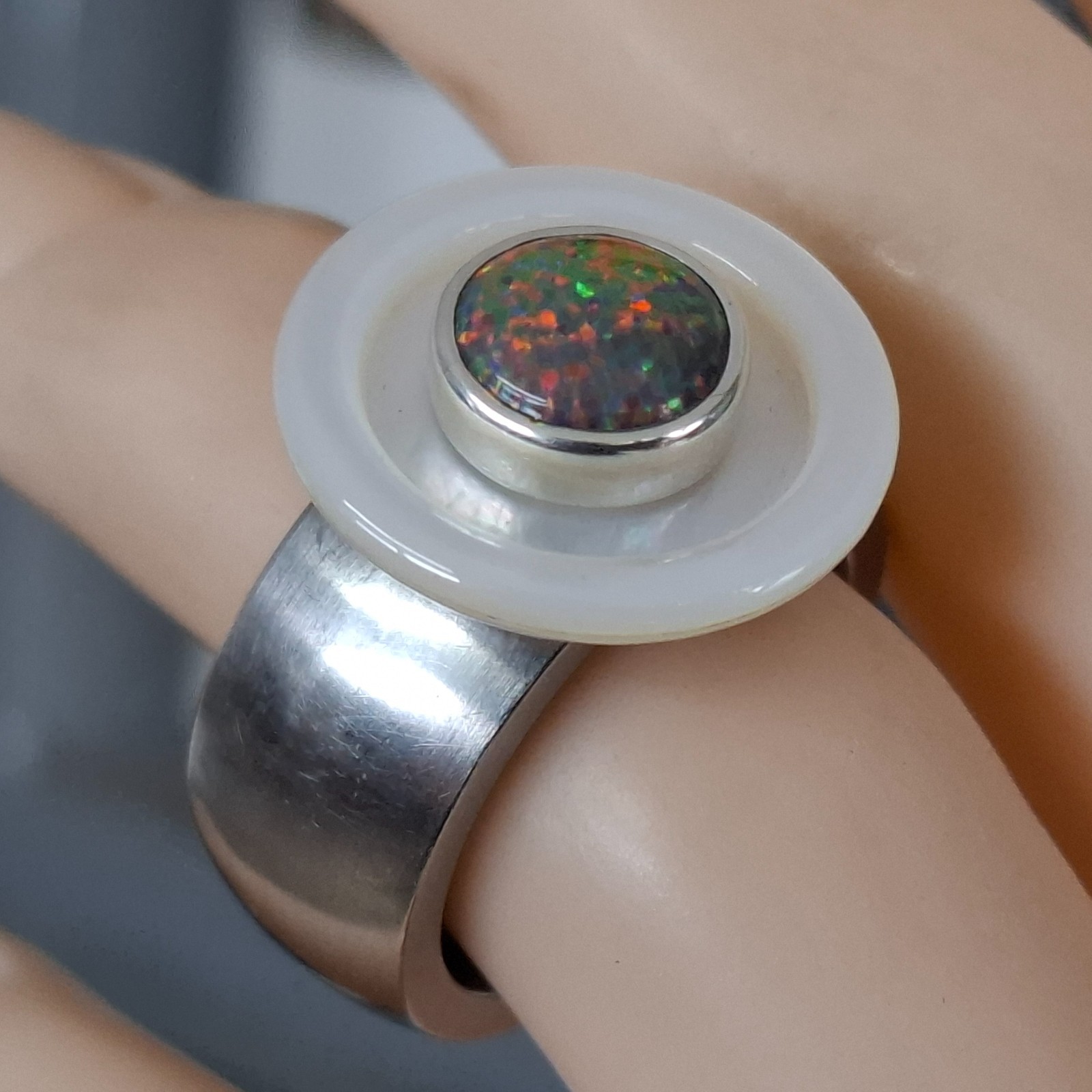 – Beautiful synthetic opal head set in silver for Charlotte 21 –