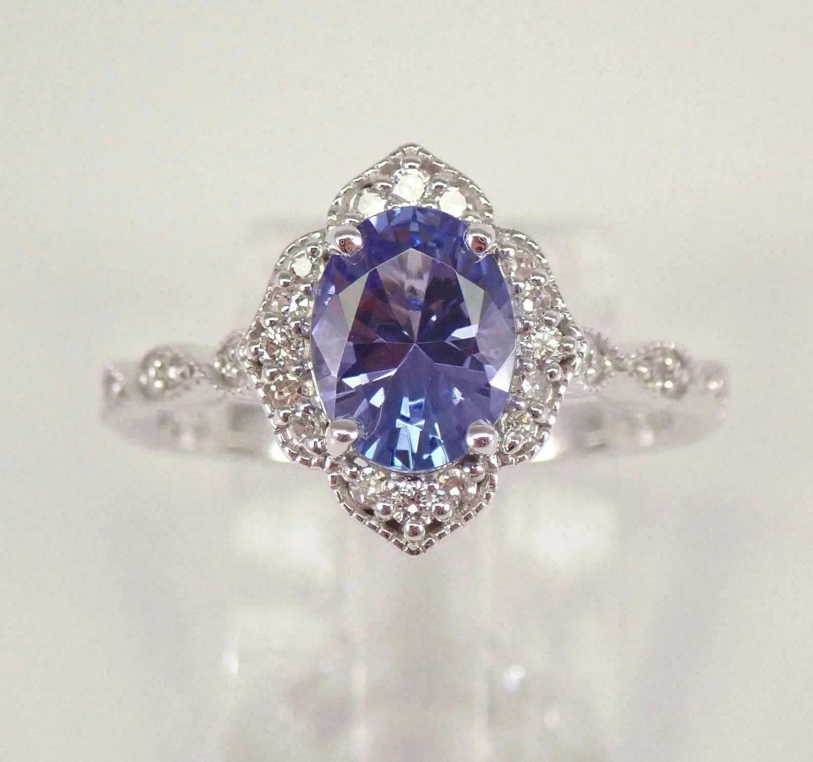 4.50Ct Oval cut Natural Tanzanite & Diamond 14K white gold Engagement Ring