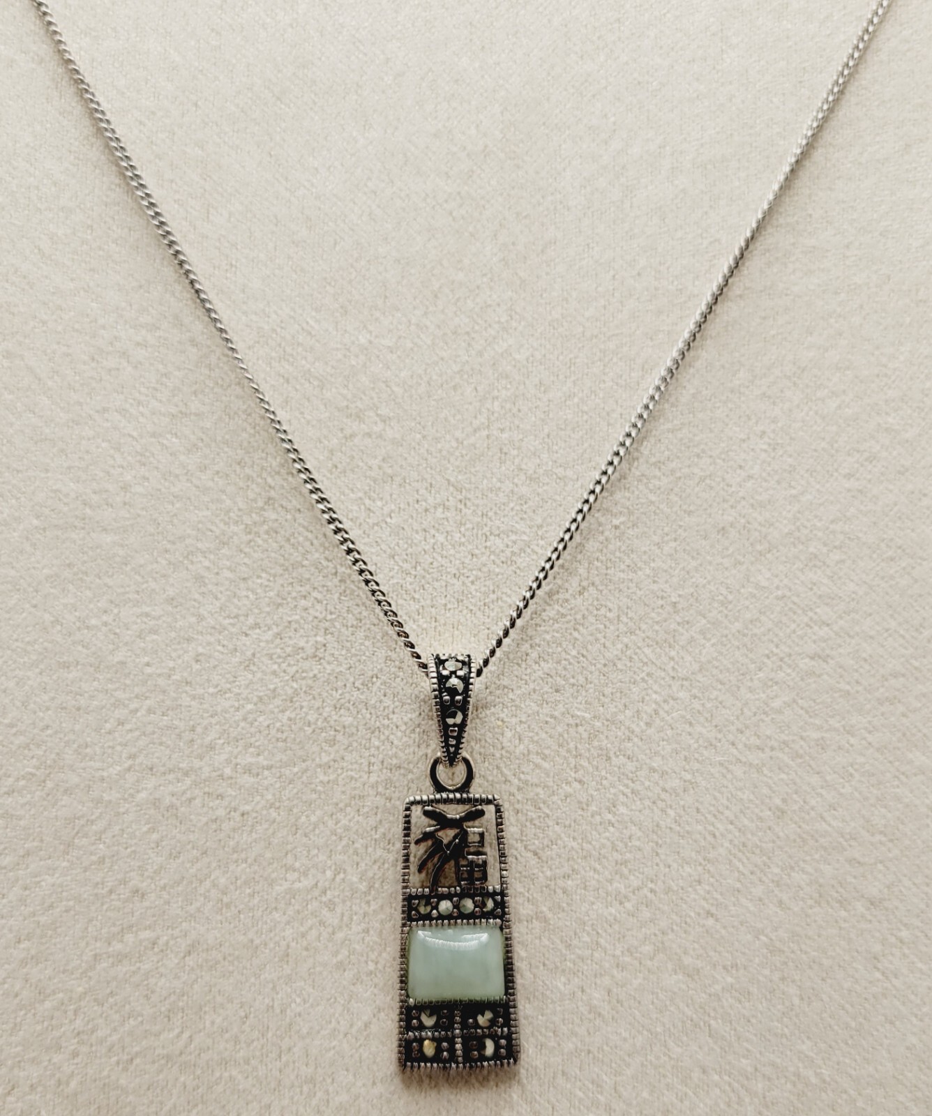 Vintage Jade and Marcasite Pendant Necklace 925 Sterling Silver 15″ Curb Link