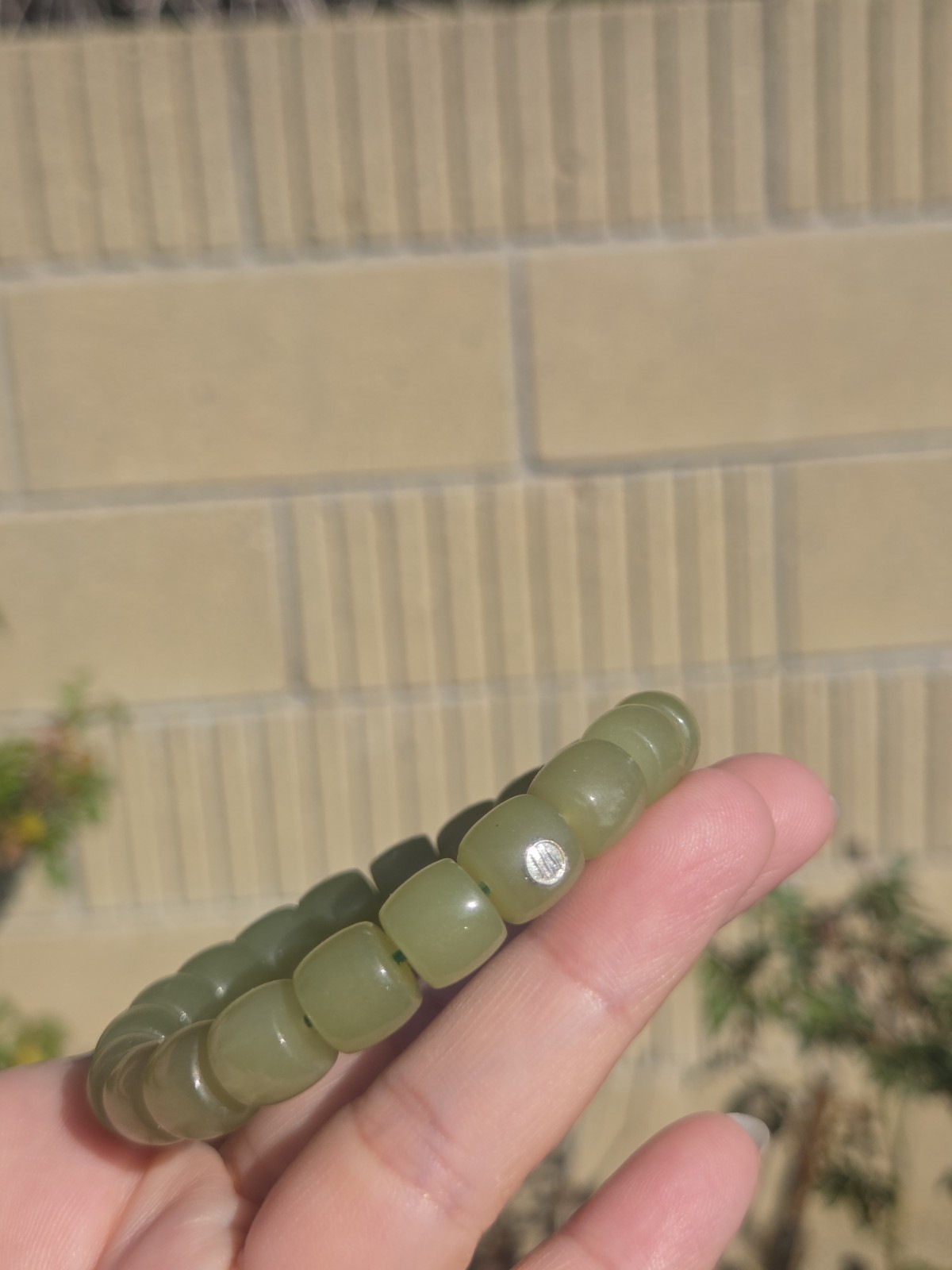 Elegant 10.3mm Hotan Jade ‘Drum’ Bracelet | Soft Lake Green with Gold Inlay