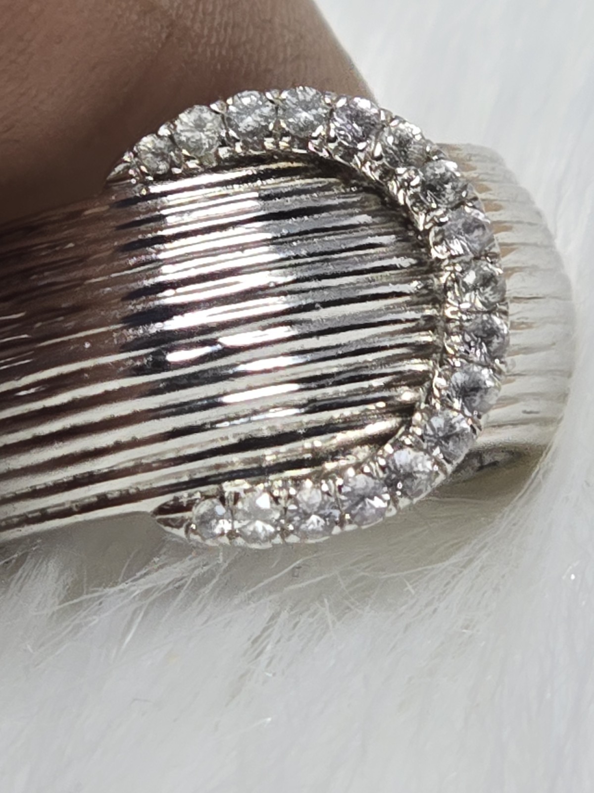 Gabriel & Co 925 Silver Wide Ribbed White Topaz Ring Size 7