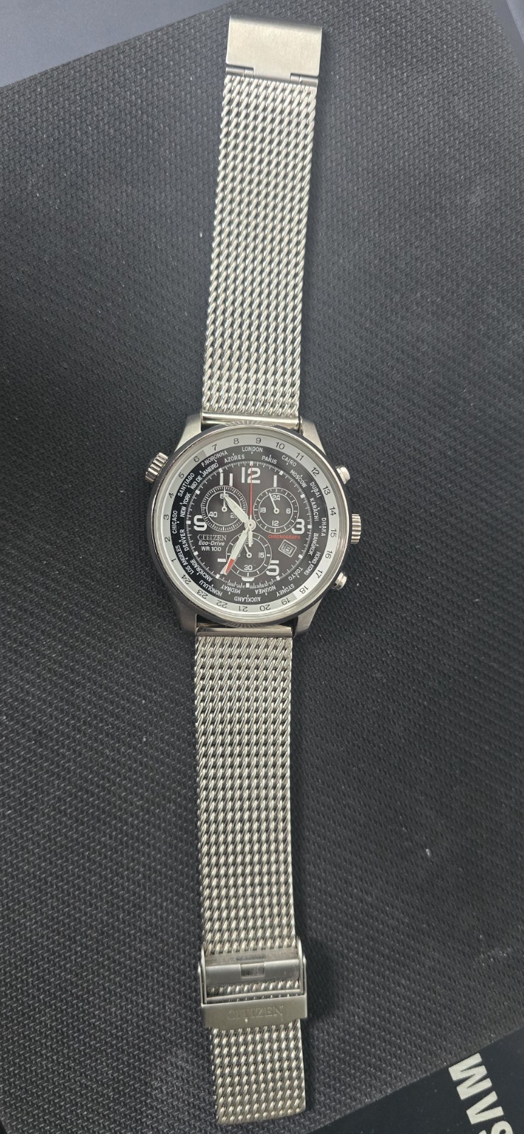 Citizen Eco-Drive World Time Chronograph Date 42mm WR100 Silver Mesh