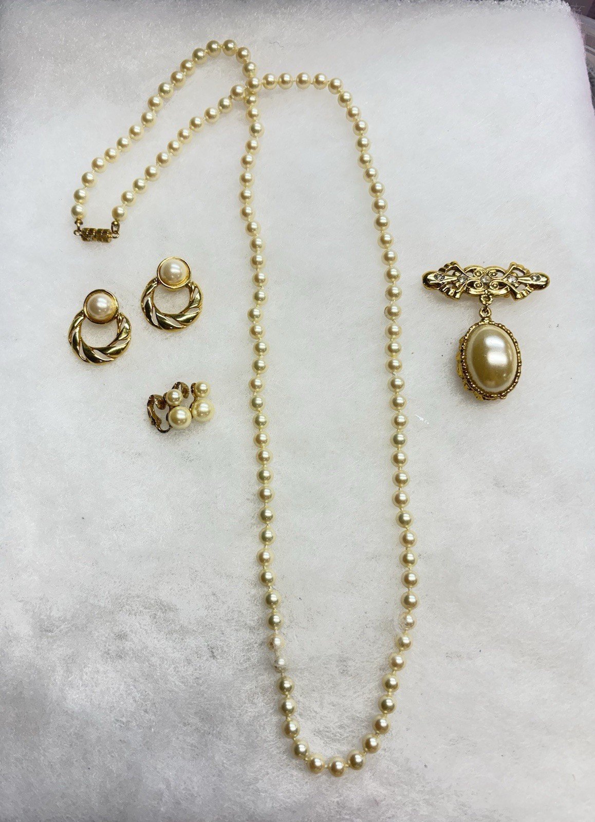 Faux Pearl Jewelry Lot W/ 1- Bar Pin Dangle, 2 Pr Earrings & Necklace. 1- AVON