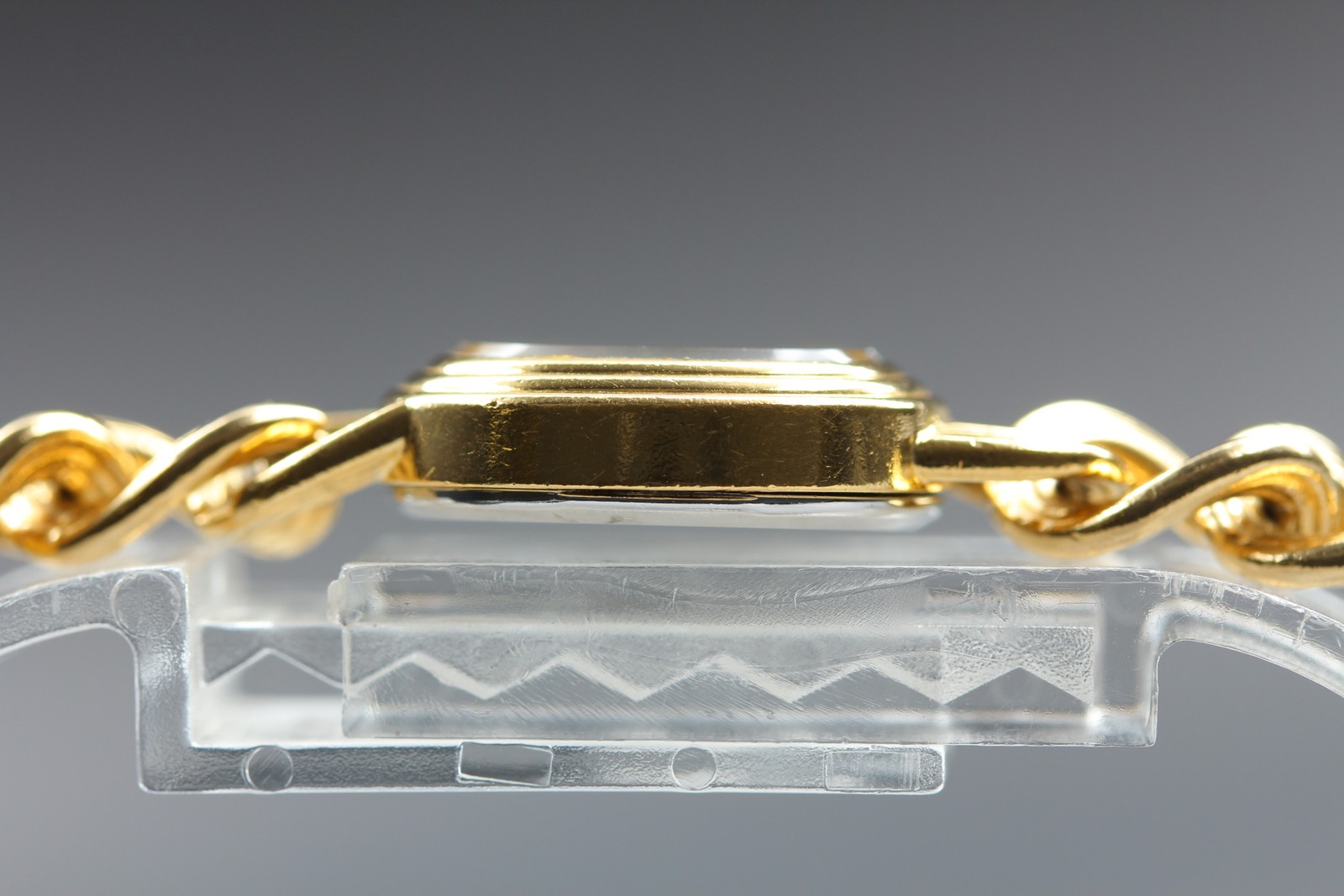 Vintage 1986 Seiko Tisse 2C21-5510 Gold Oval SGP Ladies Watch From JAPAN