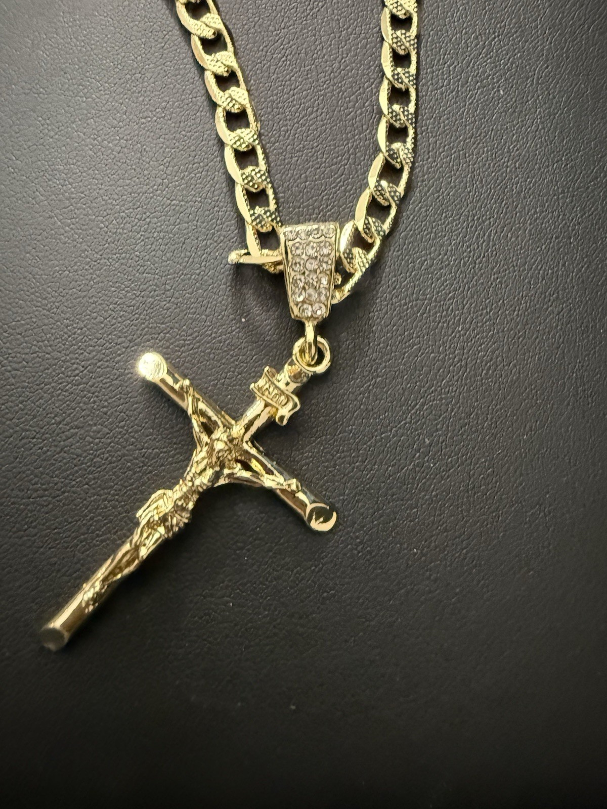 High Quality Gold Plated Necklace With Medallion