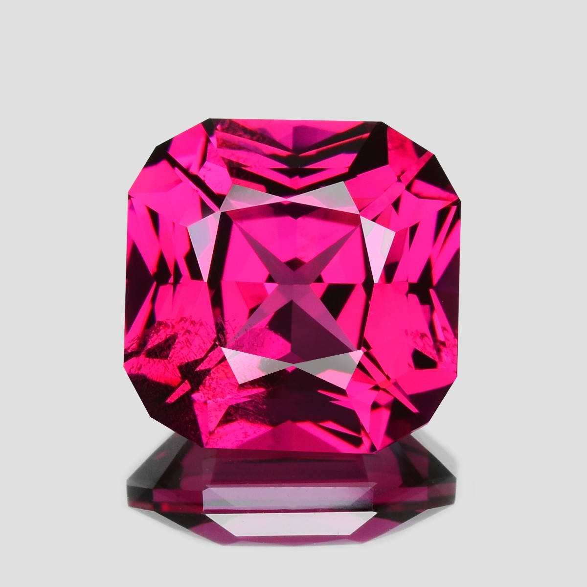 4.12Cts Beauteous Natural Rhodolite Garnet 9mm Fashion Square Cushion Cut Gem