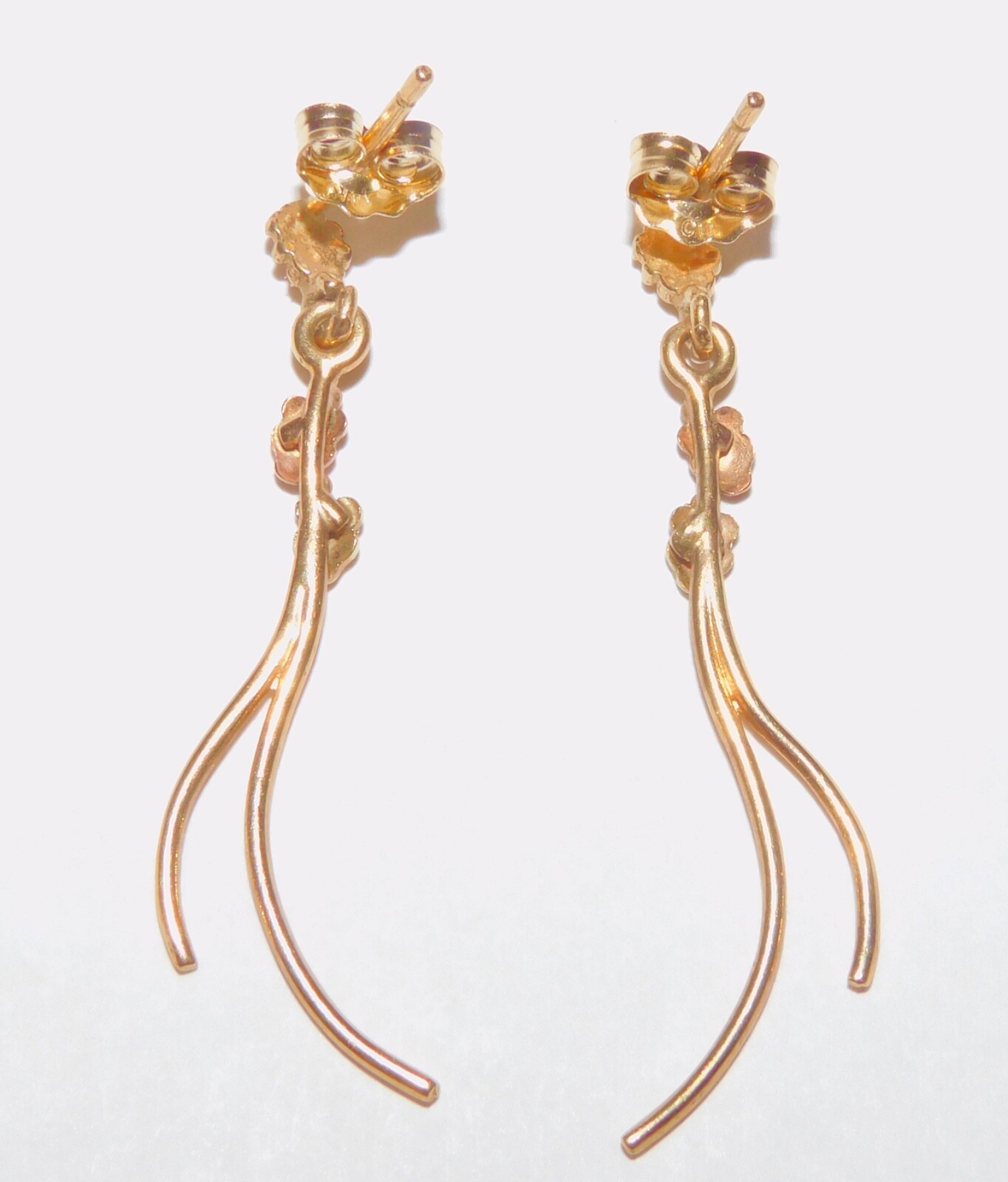 Black Hills Gold 10k Landstrom’s Fancy Long Drop Leaf Earrings