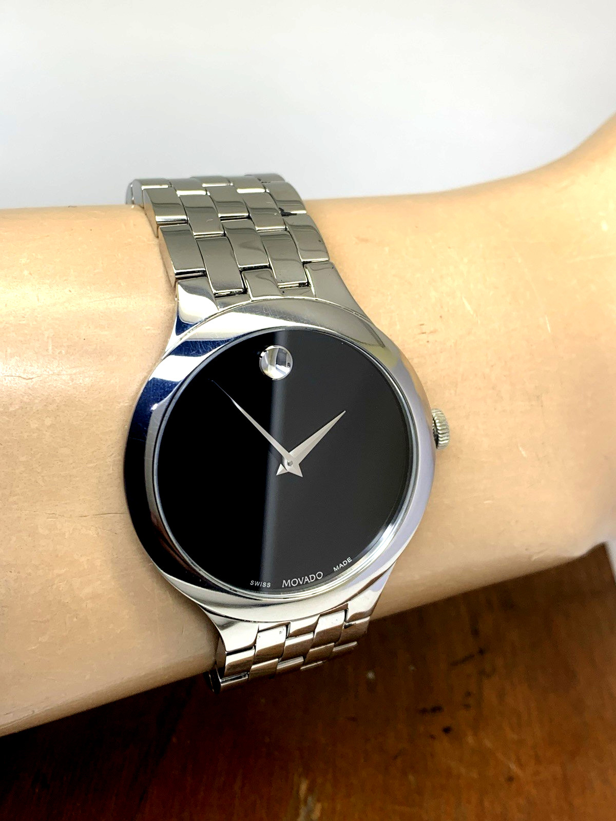Movado Men’s Watch 0607415 Veturi Swiss Quartz Black Dial Silver Steel 40mm