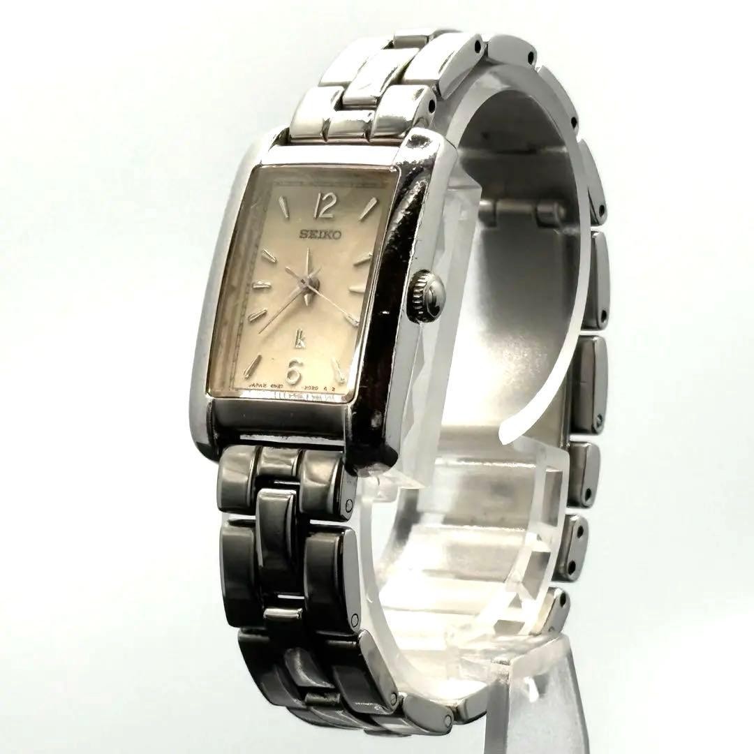 This is a rare SEIKO LUKIA ladies’ watch, with a brand new battery replaceme