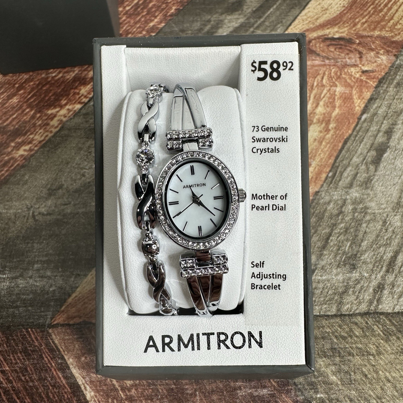 WOMEN’S STAINLESS STEEL WATCH ARMITRON 75/5381MPSVST WITH BRACELET.