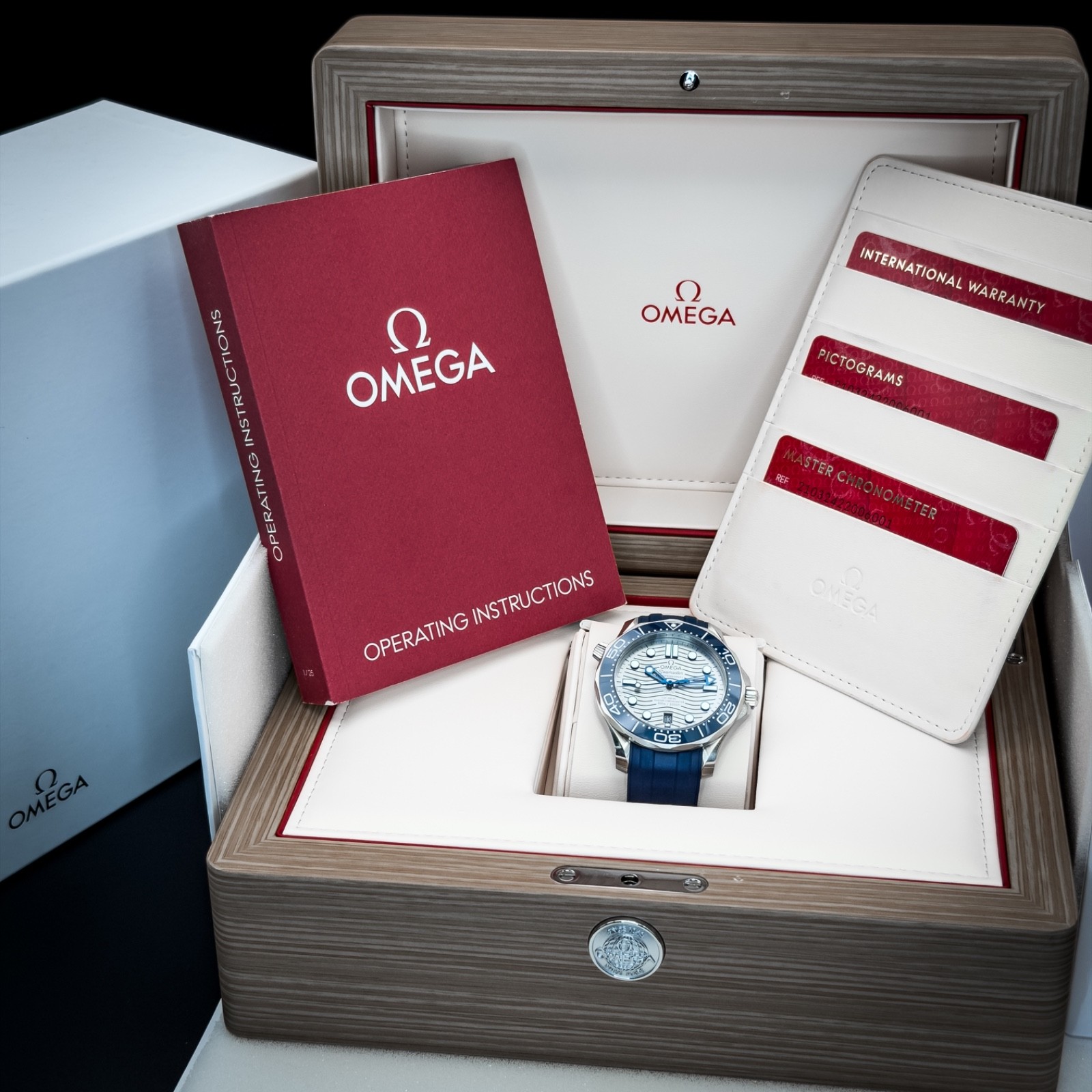 OMEGA Seamaster Diver 300M 210.32.42.20.06.001 Grey Wave Dial Box And Papers