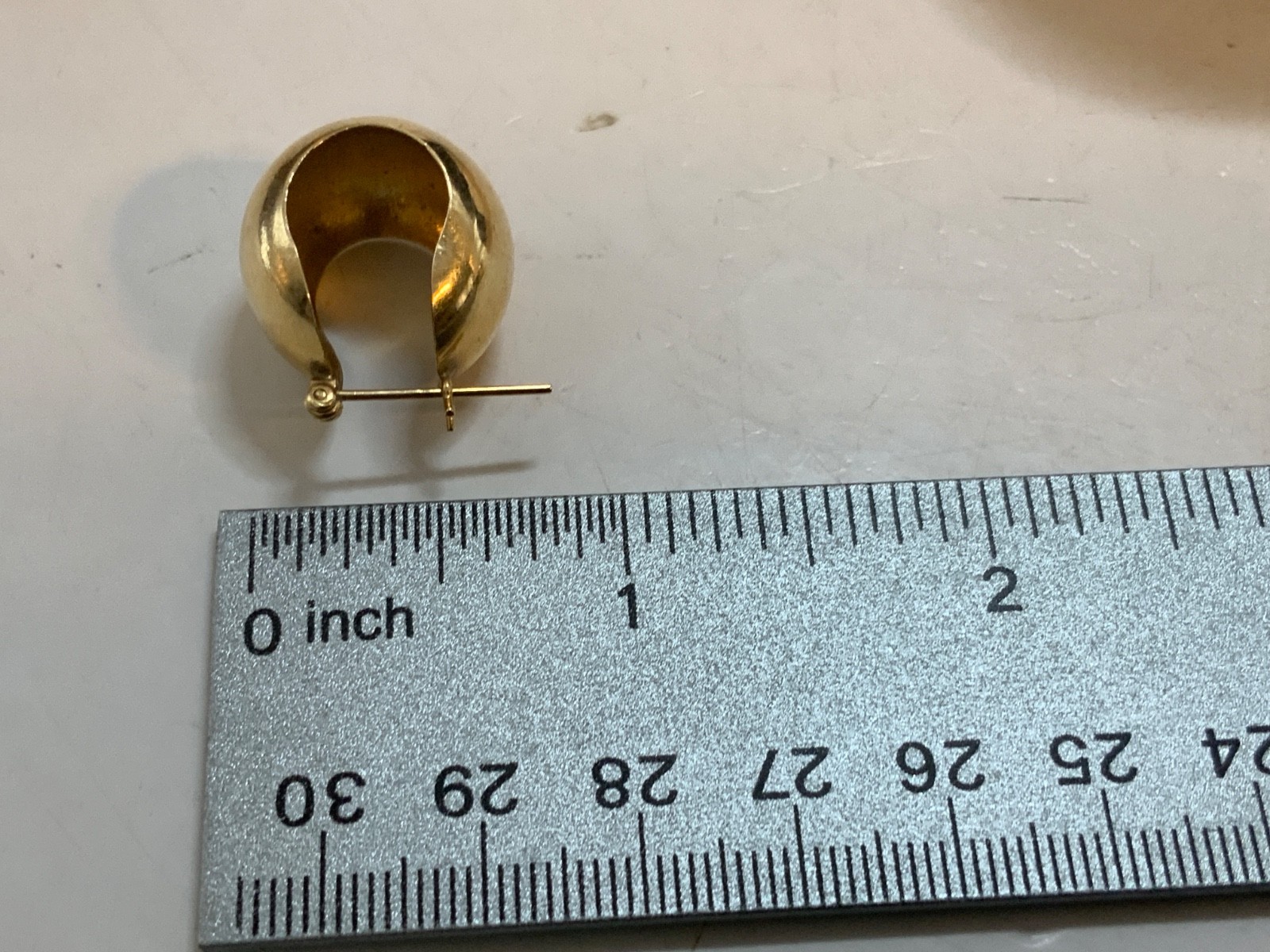 Vintage 14KT Yellow Gold 15.4MM Wide Round Huggie Hoop Earrings 4.96 grams
