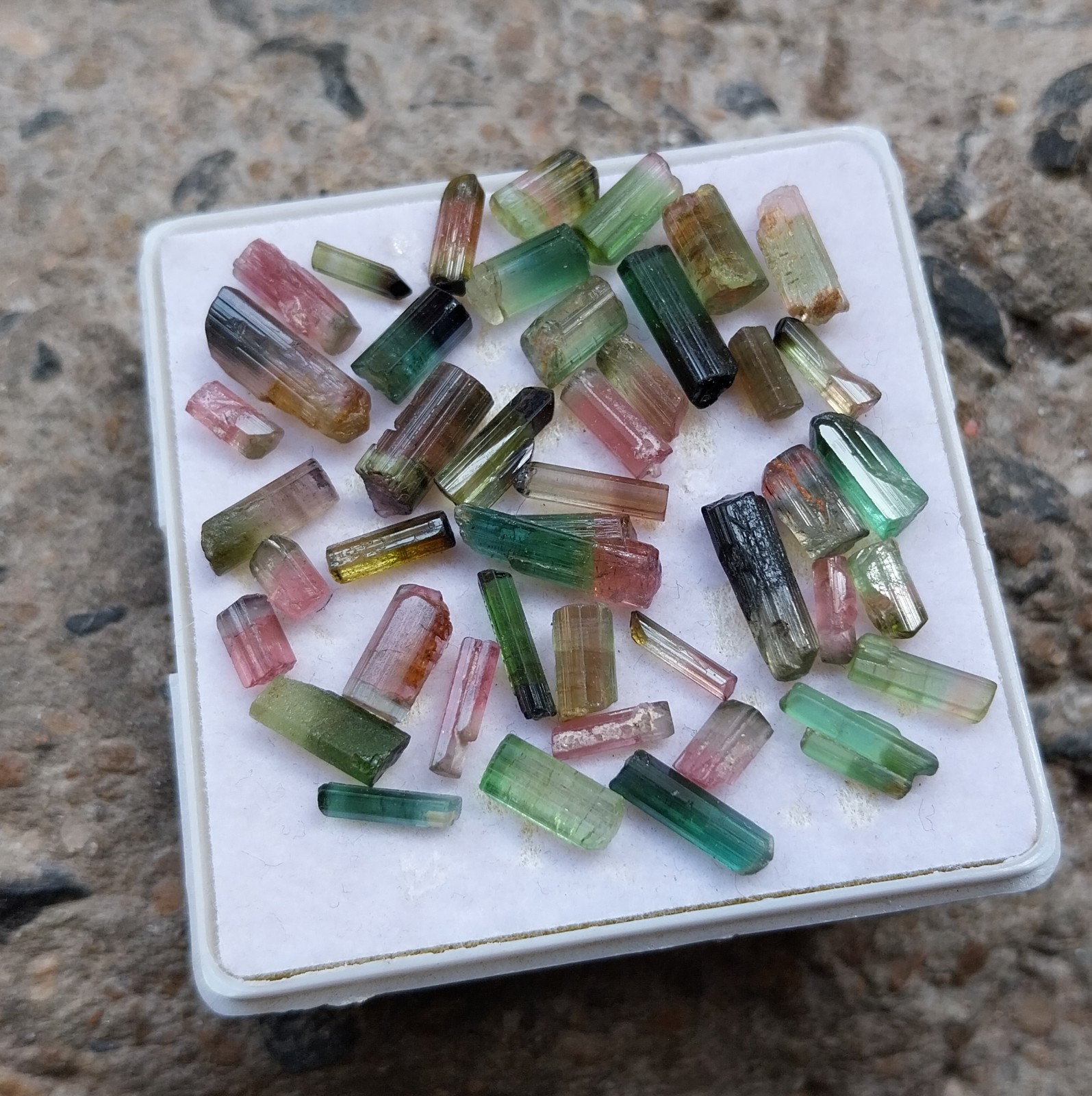 31.8 Ct 5 to 12.5 MM Natural Watermelon Bi Color Tourmaline Stick 43 Piece Lot