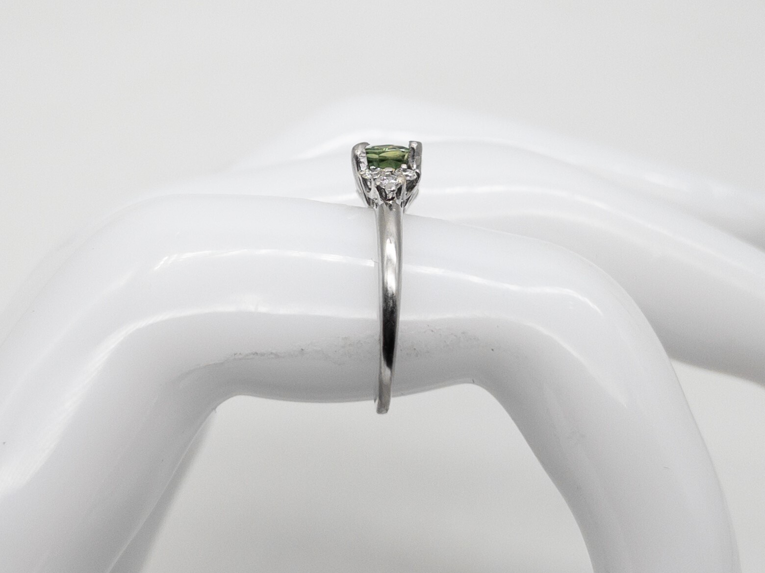 Vintage 1950s $5000 1.83ct Natural Green Sapphire VS H Diamond Platinum Ring 4g