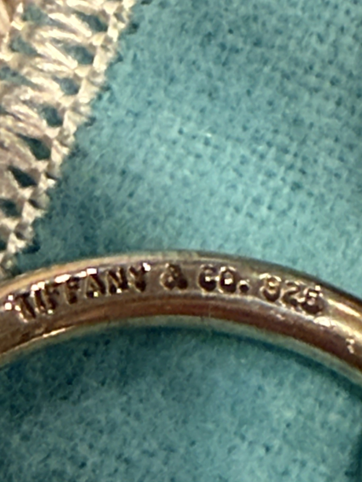 Tiffany & Co Sterling Silver Horseshoe Style Key Ring w/UMDNJ Charm Pouch & Box