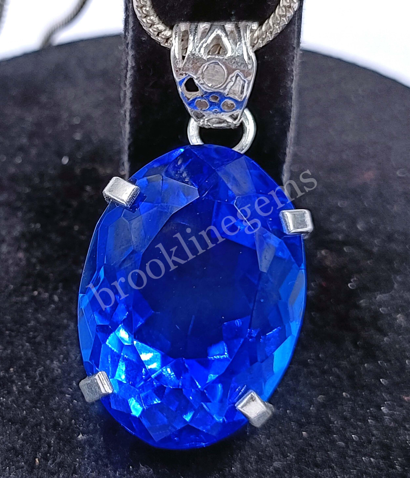 56 CT Oval Cut Natural Blue Sapphire EGL Pendant 925 Free Silver Chain 6LGL