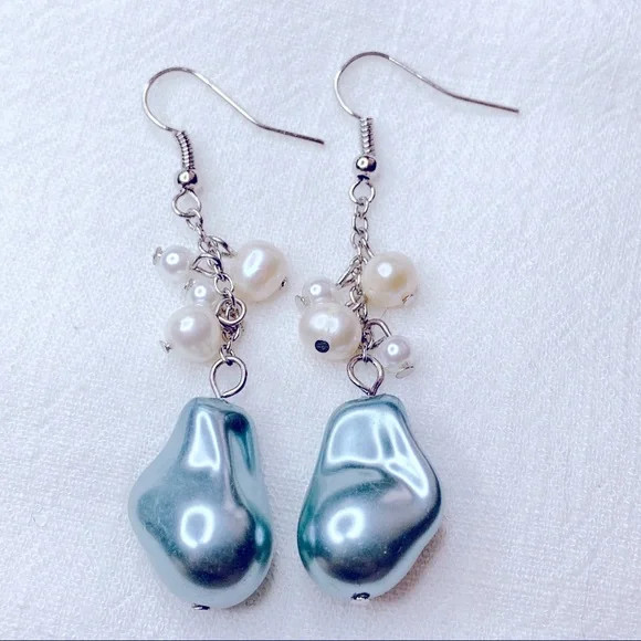 ❣️ Blue White Faux Pearls Dangle Earrings