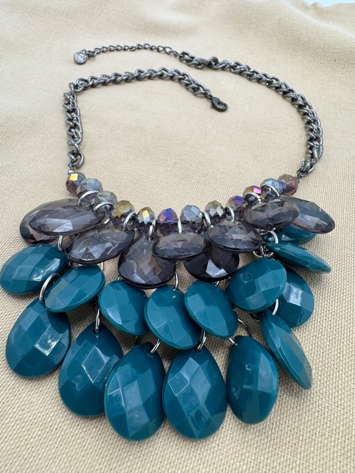 Chico’s Statement Necklace Smoky Gray Teal Faceted Bib Gunmetal Chain 22”