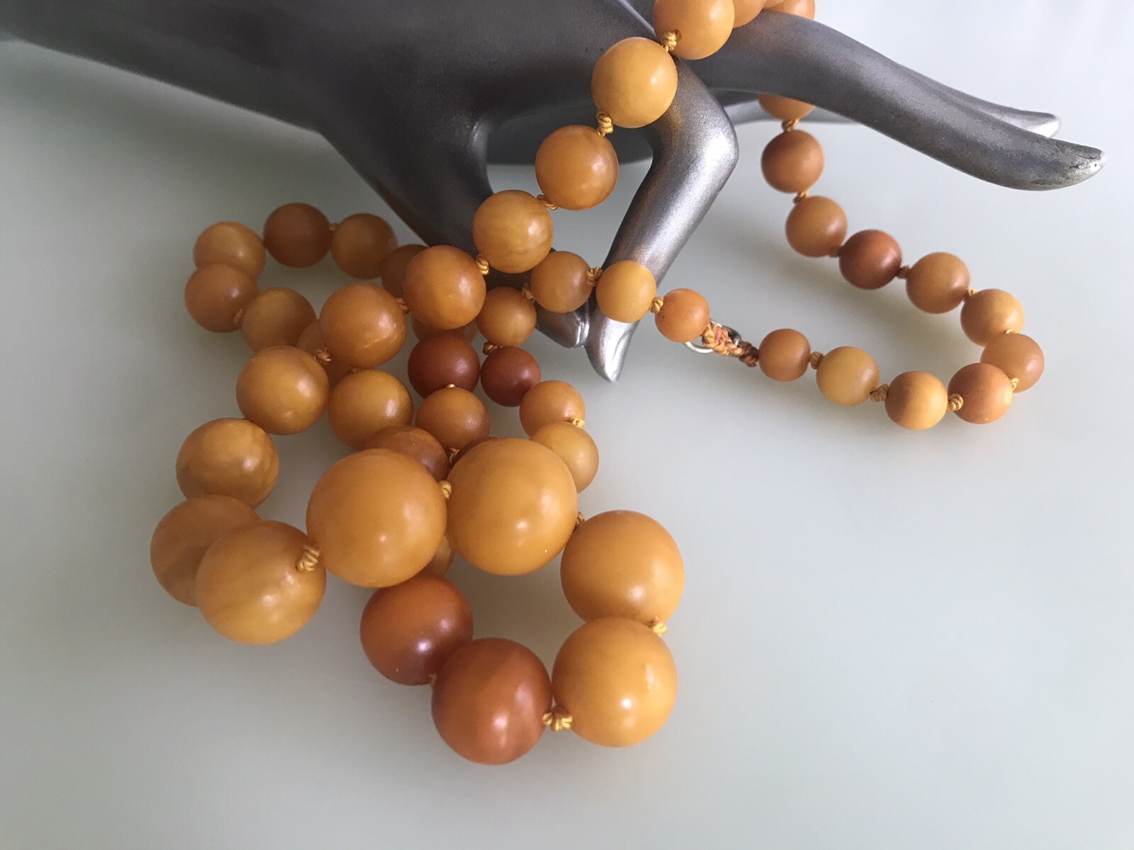 VINTAGE NATURAL BALTIC EGG YOLK BUTTERSCOTCH AMBER NECKLACE BEAUTIFUL SPHERE 55g