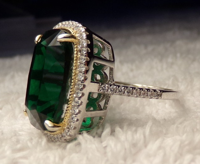VTG FUZION CREATIONS STERLING GOLD EMERALD GREEN CZ HALO COCKTAIL RING SIZE 7 !!