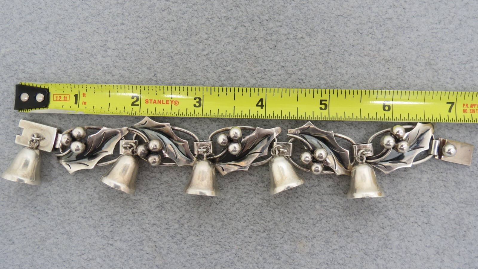 Damaso Gallegos Sterling Silver Bracelet Jingle Bells Holly 45 Grams 7″ Taxco