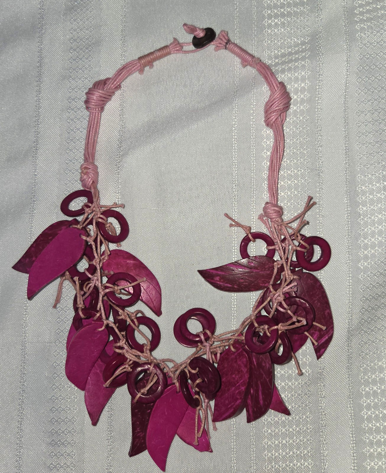Fuchsia Pink Leaves Statement Necklace Carved Wood Or Plastic Hawaiian 20″ BOHO