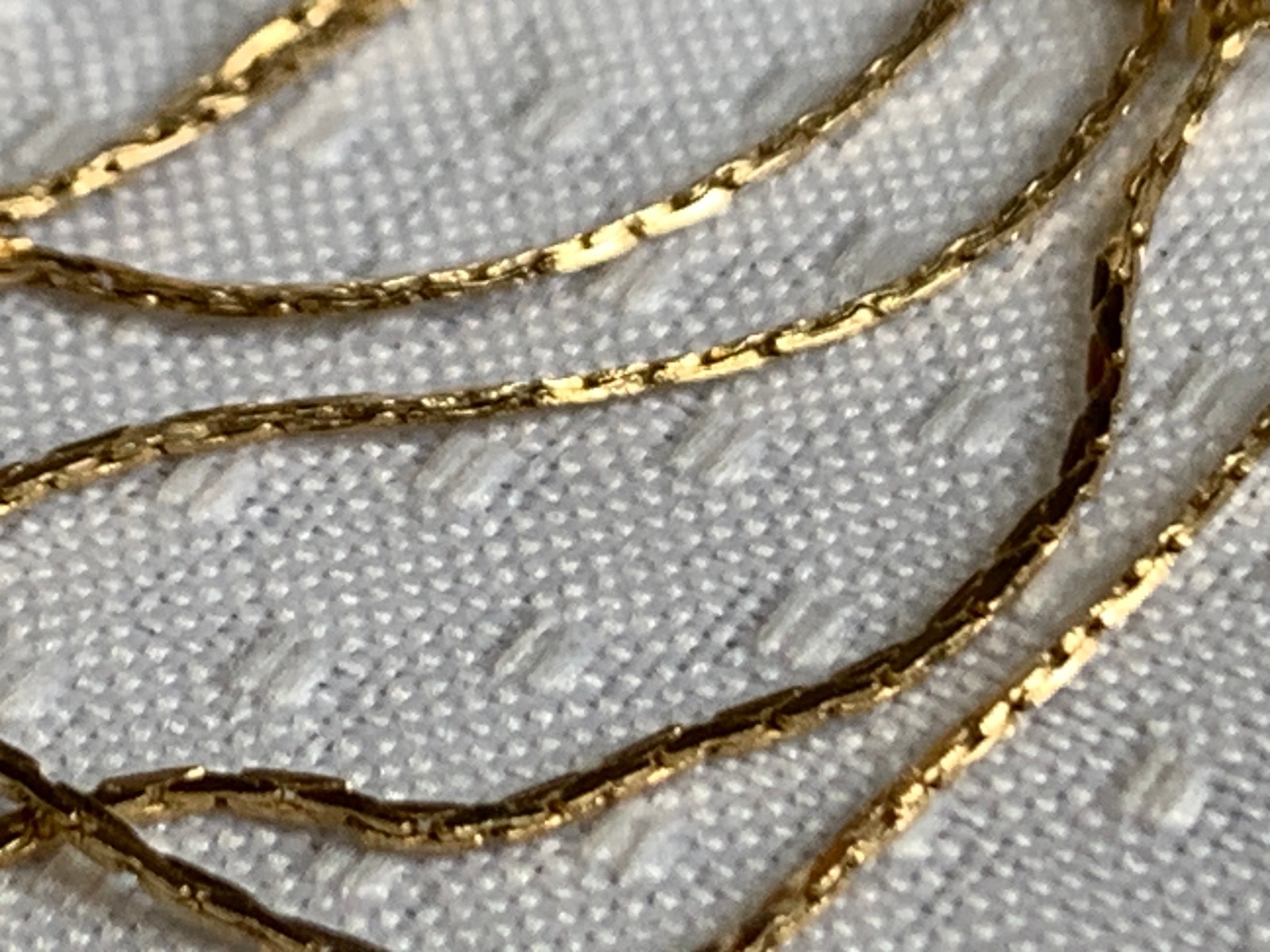 14K Yellow Gold Necklace 1.35g Fine Jewelry 18.5″ Cobra Chain Spring Clasp