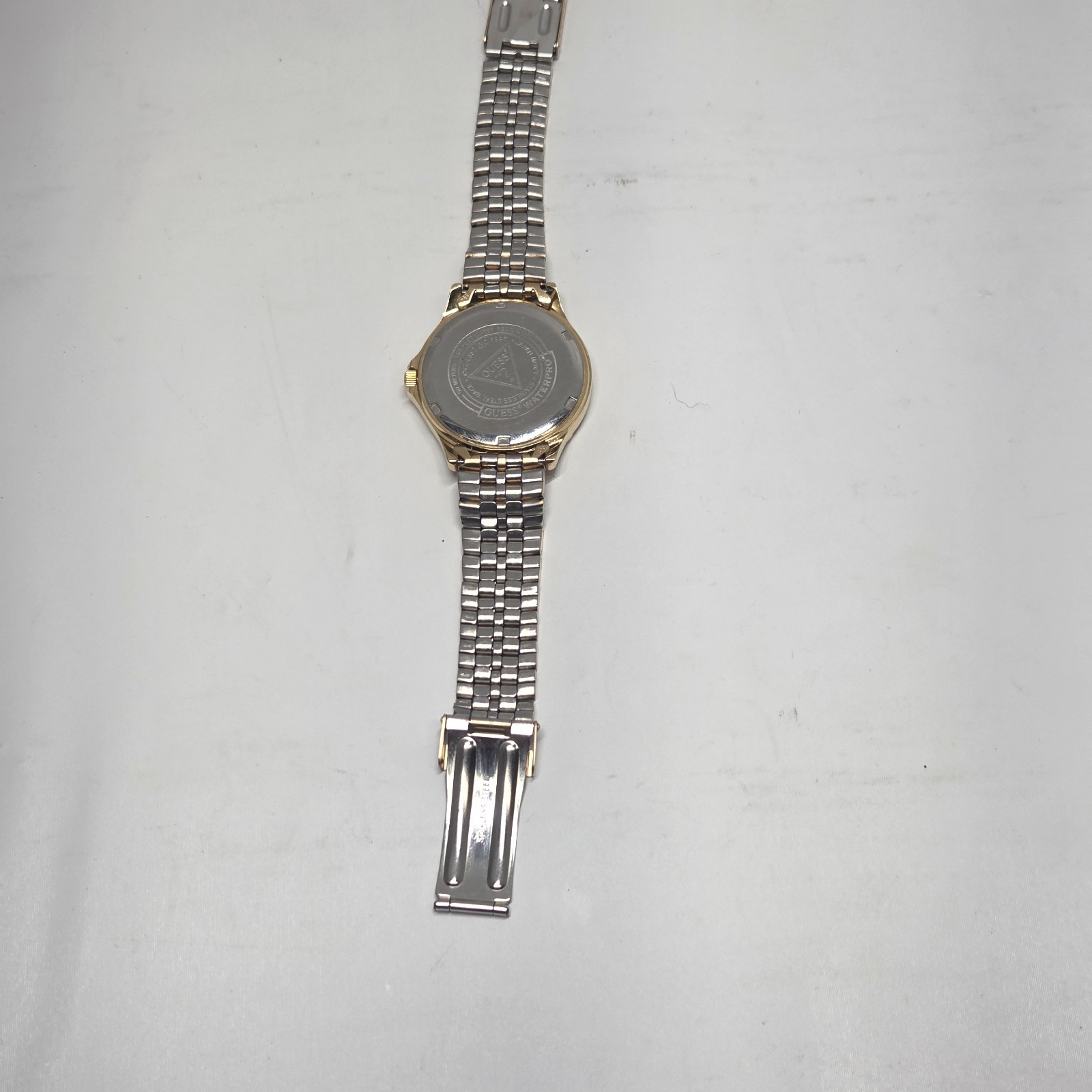 Guess Waterpro White Face Watch 50 Meters 165 Feet Water Resist New Battery