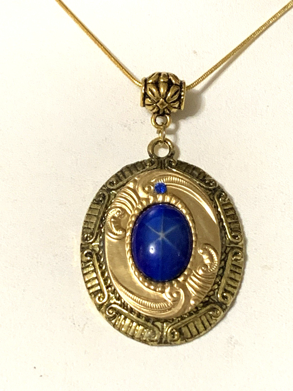 NEW ITEM*XL GERMAN PORC. BLUE STAR SAPPHIRE GOLDEN EGYPTIAN MEDALLION NECKLACE