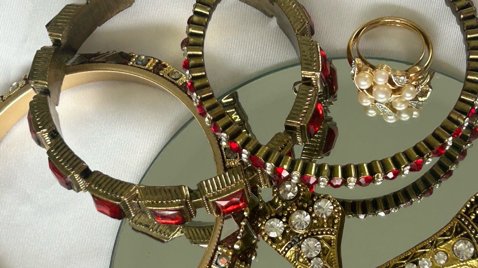 Lot Of 12 VTG Costume Jewelry Pendant Bracelet Ring 1 Stone Missing