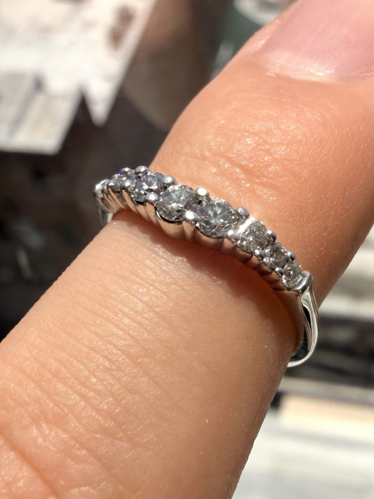 14k White Gold Natural Diamond .35ctw V-Shape Ring Size 5.5 Band