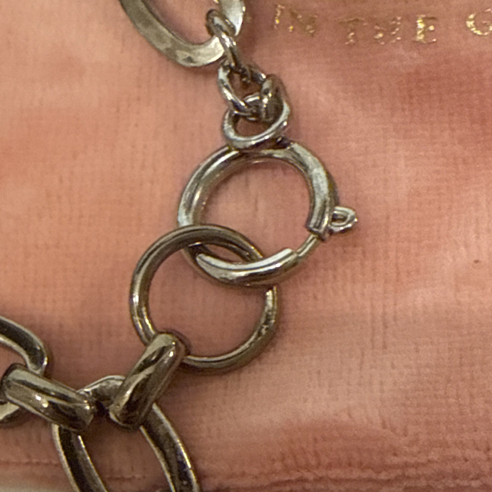 Y2K Juicy Couture LET THEM EAT COUTURE Pearl Heart Charm Bracelet Silver Tone