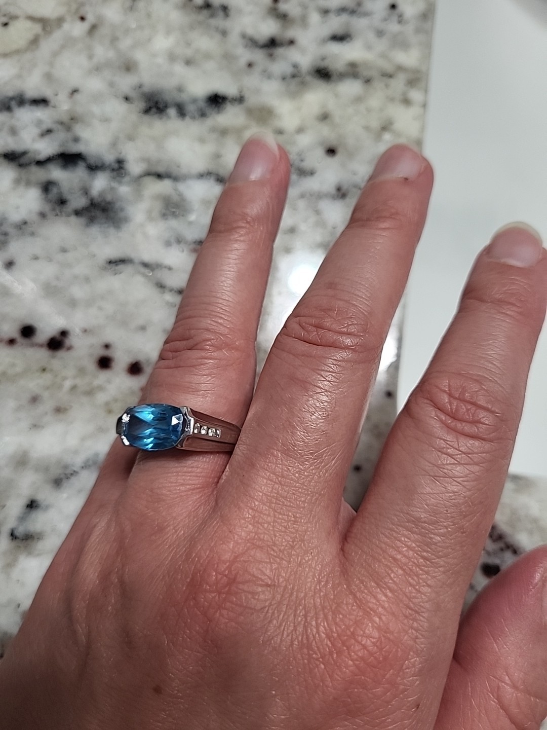 10k real White Gold Solitaire Swiss blue Topaz Ring Sz 7 unique tension mount