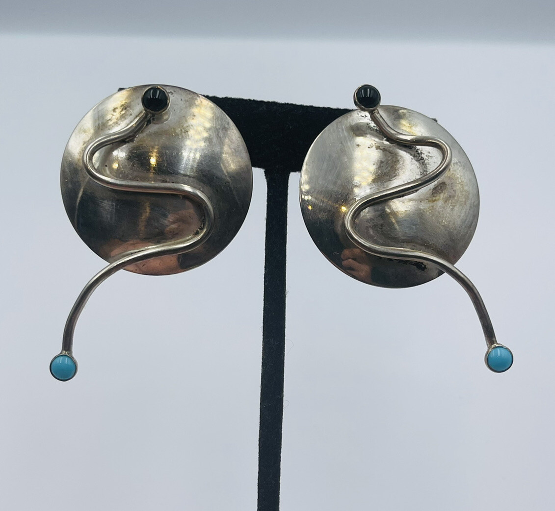 Susan Cummings Vintage Sterling Silver Turquoise & Onyx Modernist Clip Earrings