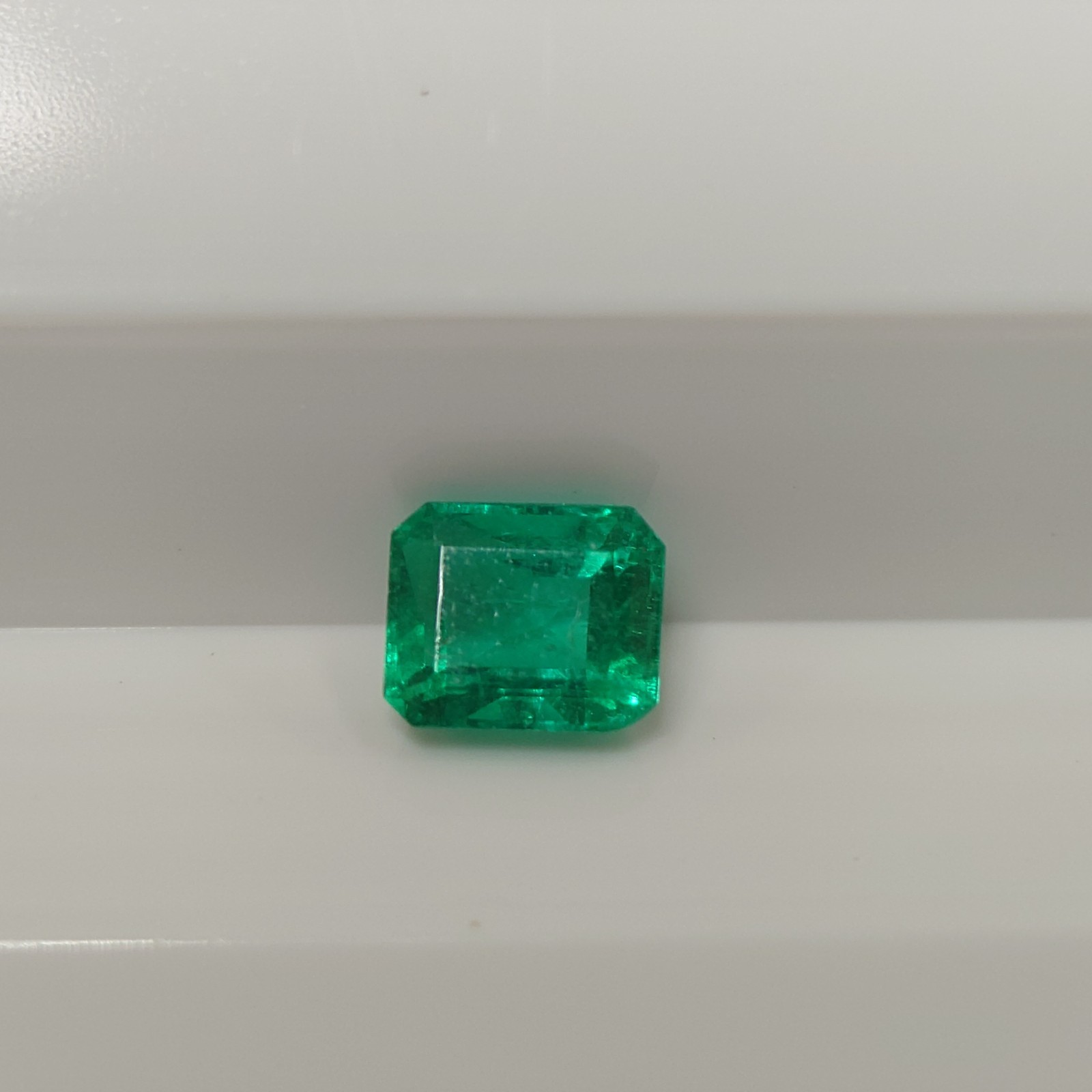 Natural Emerald 0.28 ct, approx. 4.2mm x 3.4mm x 2.5mm, Jewelry Removal e0019