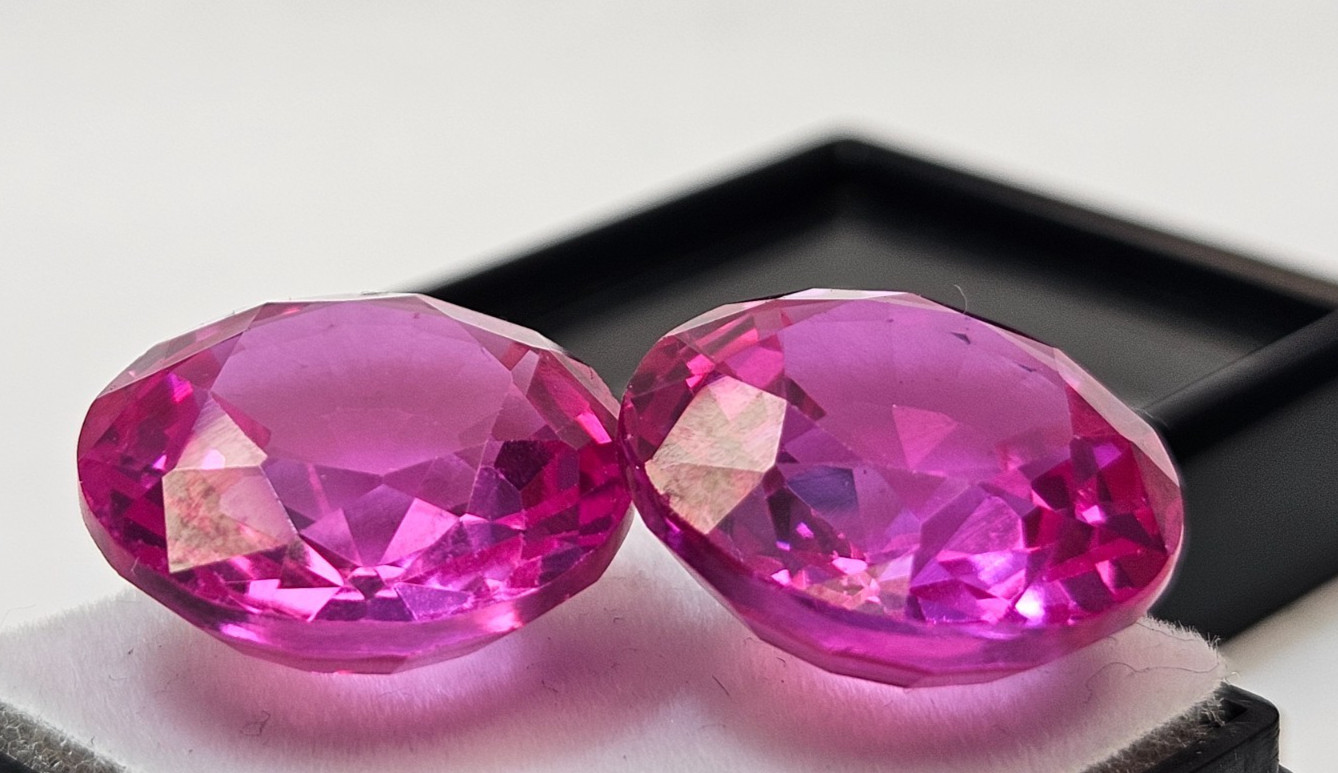 Pink Sapphire 35-36 Ct Round Cut Natural Gemstone Pair For Jewellery Making