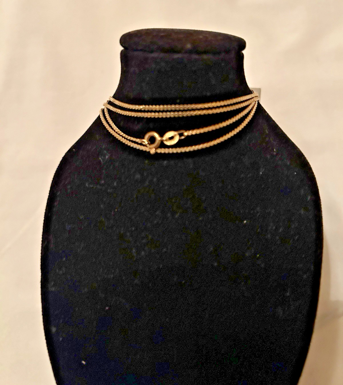 18k solid gold Italian horn weight is 1.2gr. includes 28″ 18K gold Neckless
