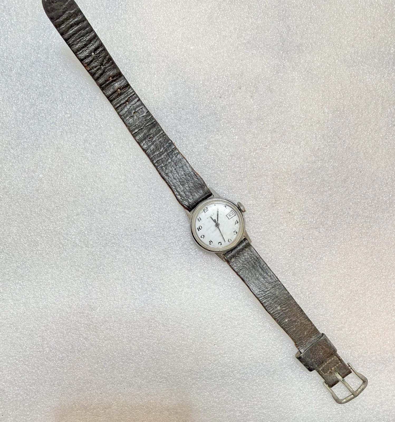 Vintage 1970s Timex Working Mechanical 24.7mm Stainless Steel Bezel Date Watch