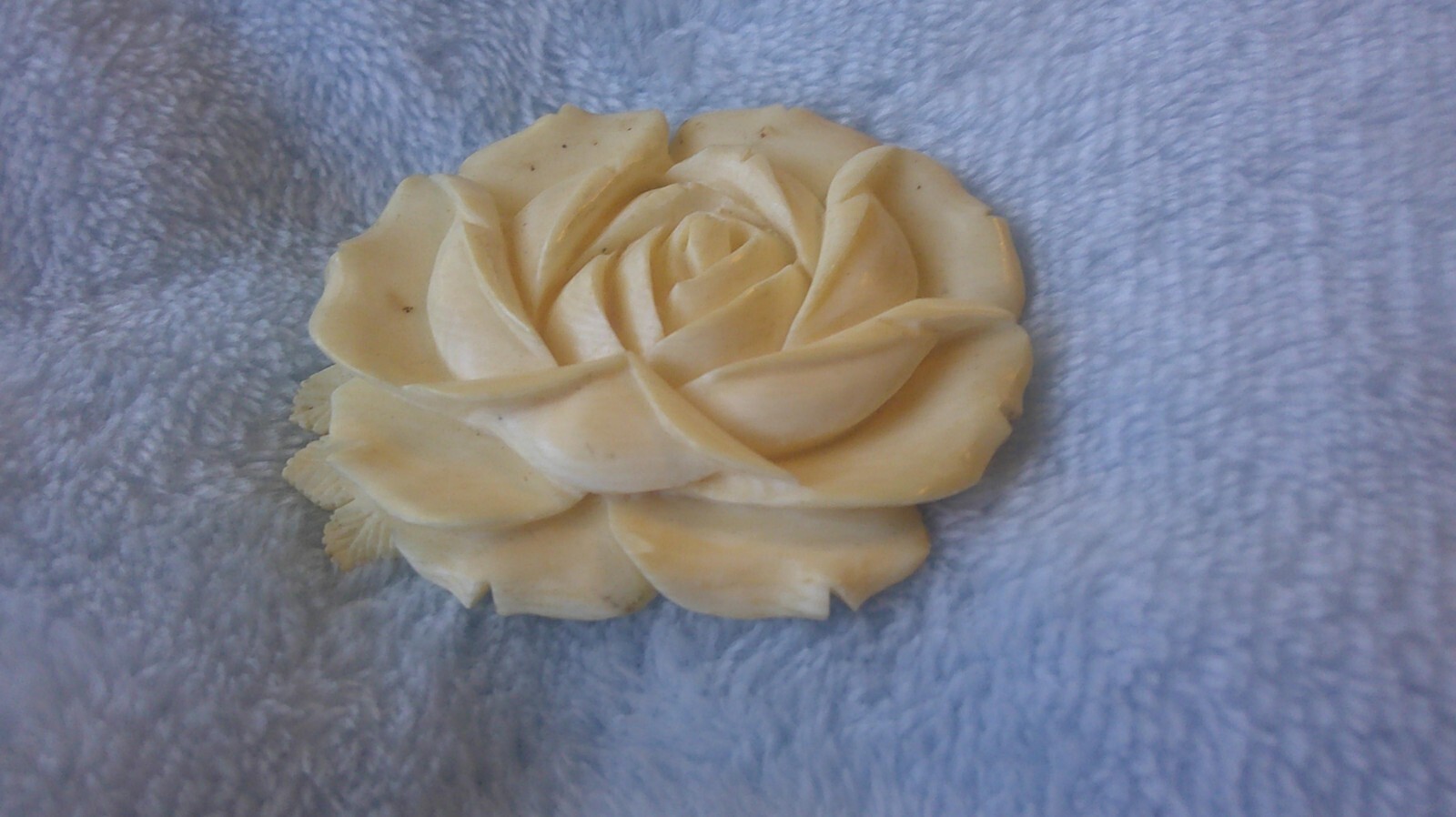 Rose in Full Bloom Brooch, Off White / Ivory