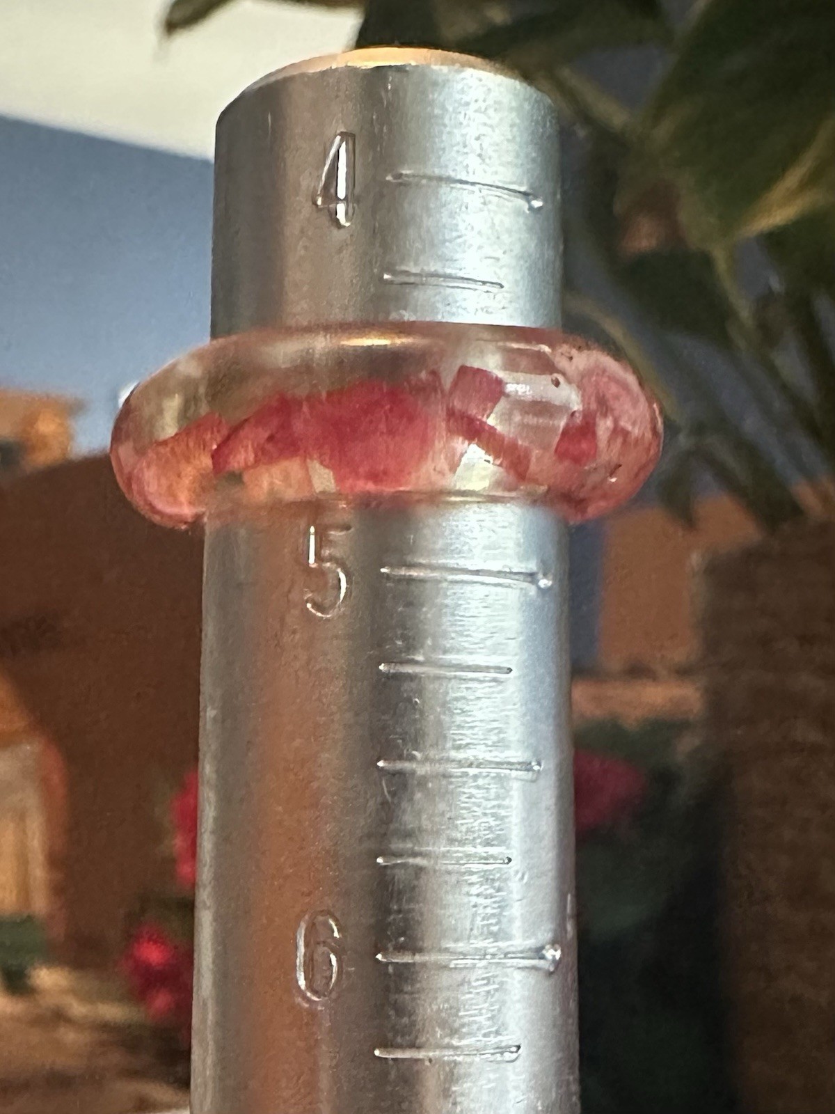 Vintage Clear Lucite Plastic Band Ring with Pink Resin Chips Size 4.75