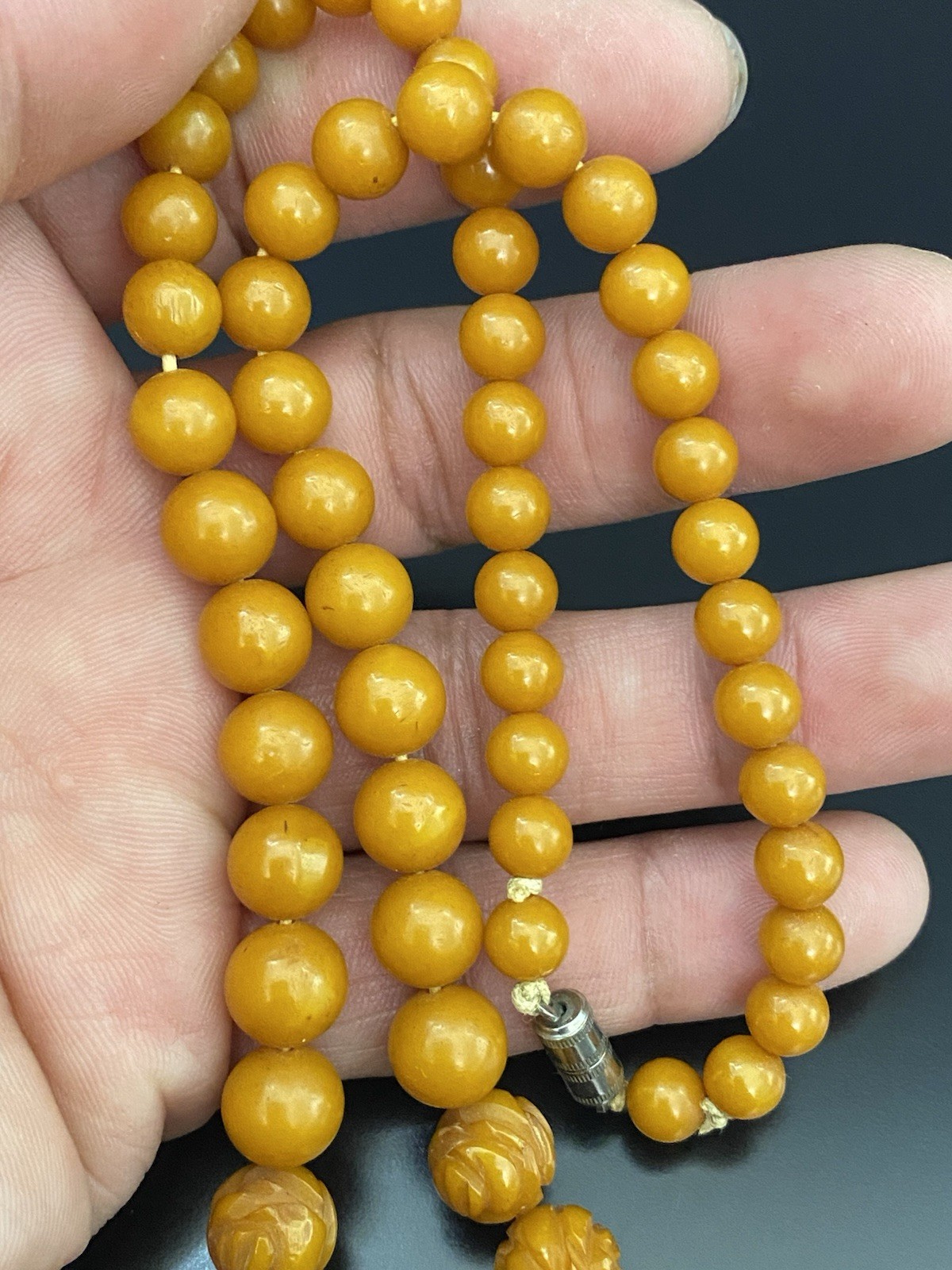Carved Egg Yolk Butterscotch Amber Bakelite Graduated Bead 21″ Necklace 26.3g
