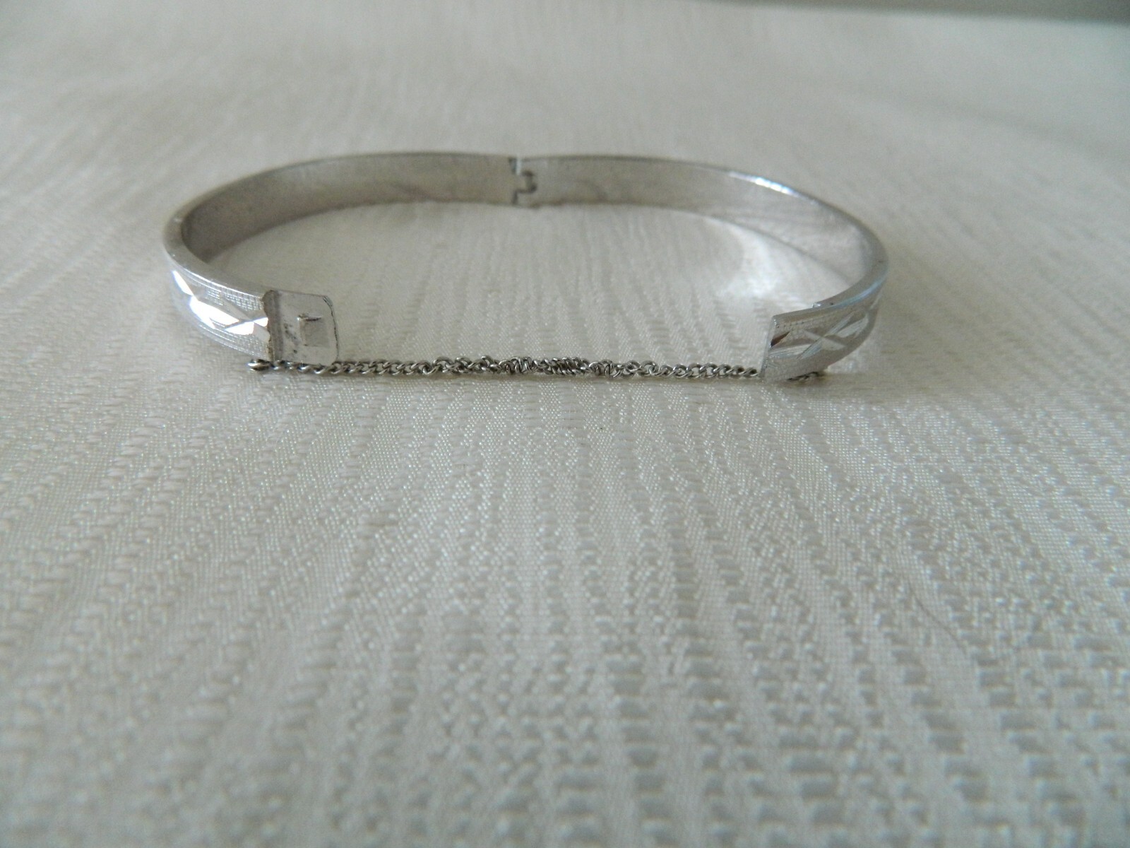 Vintage BRACELET Bangle ETCHED Silver Color With Safety Chain Jewelry