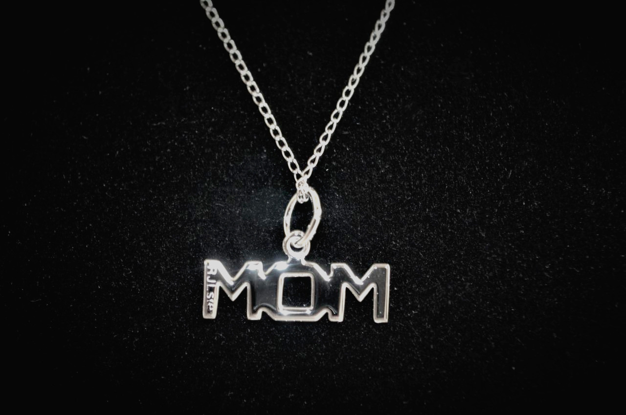 NEW “MOM” STERLING SILVER 18″ PENDANT