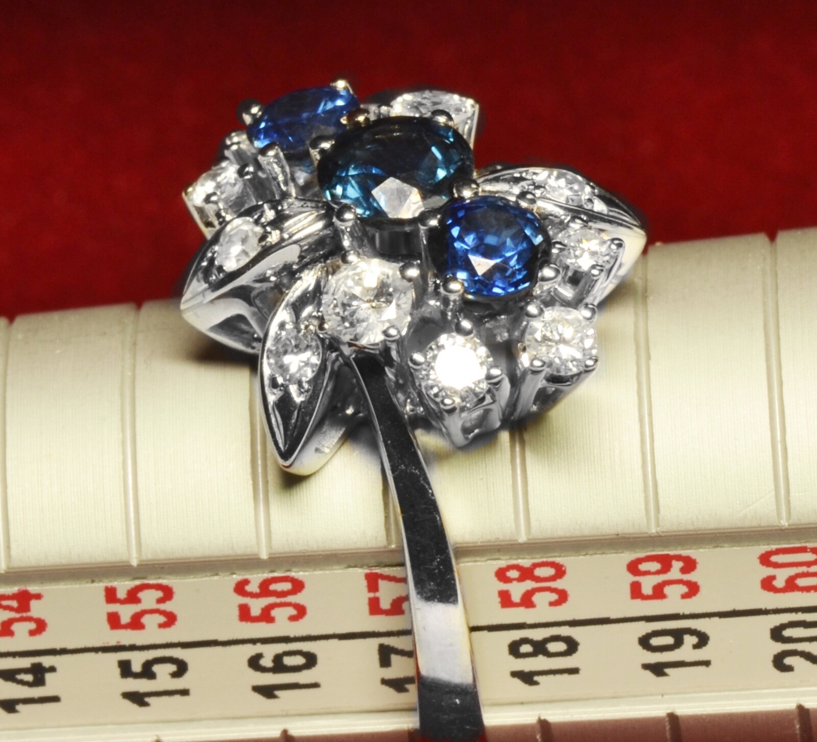 Diamond ring 14kt gold sapphire brilliant 585 White gold estimate: 1500 euros