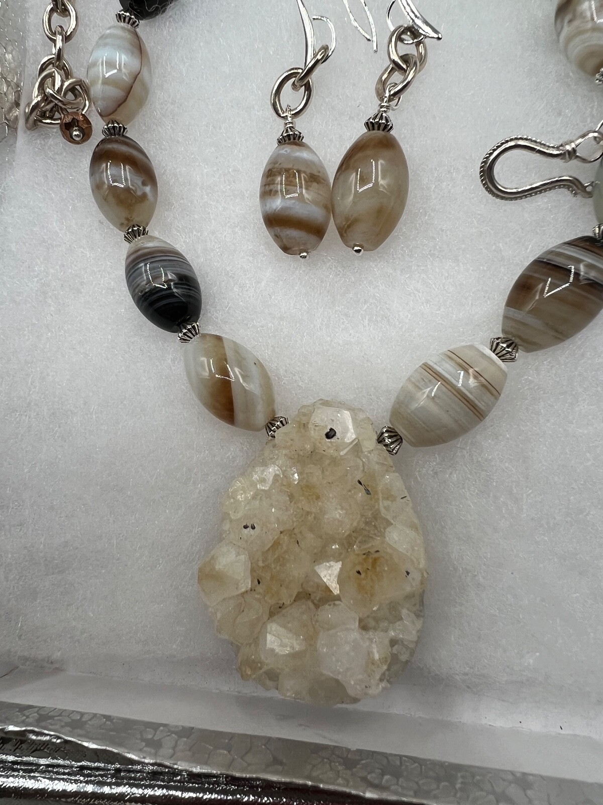 NATURAL DRUSY QUARTZ PENDANT WITH BOSTWANA AGATE BEAD NECKLACE EARRING SET