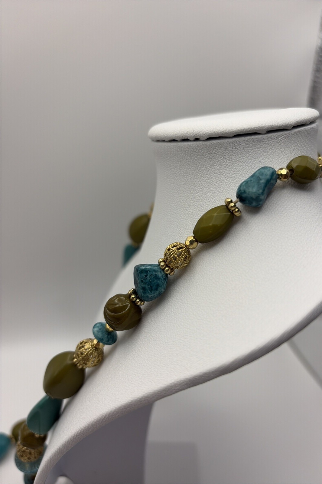 Robert Rose Blue green Bead Necklace Casual Work Dress